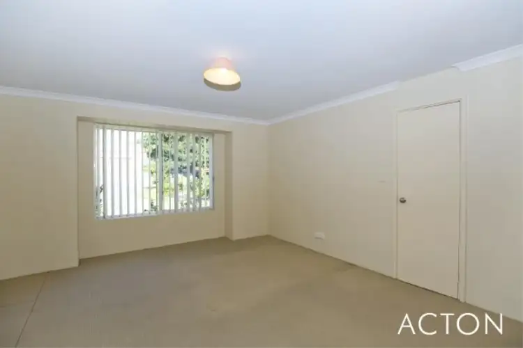 Seventh view of Homely house listing, 8 The Ridge, Halls Head WA 6210