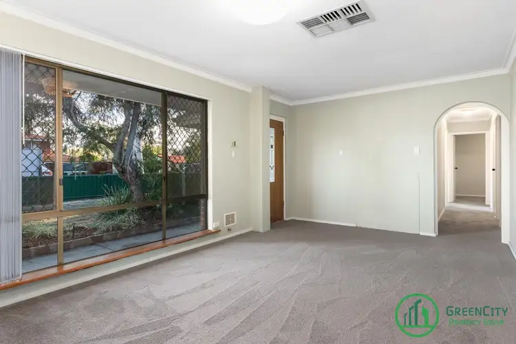 18 Lowanna Way, Armadale WA 6112