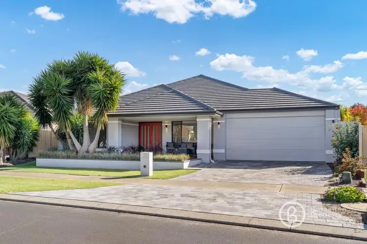 18 Santons Approach, Yalyalup WA 6280