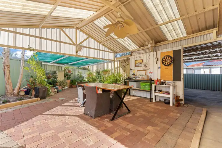 15 Roderick Close, Gosnells WA 6110