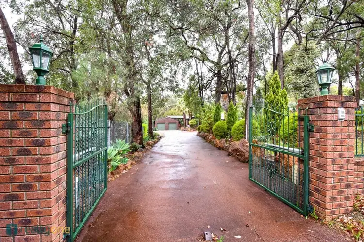 21 Hinkler Road, Kalamunda WA 6076