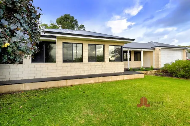 17 Parkfield Way, Australind WA 6233