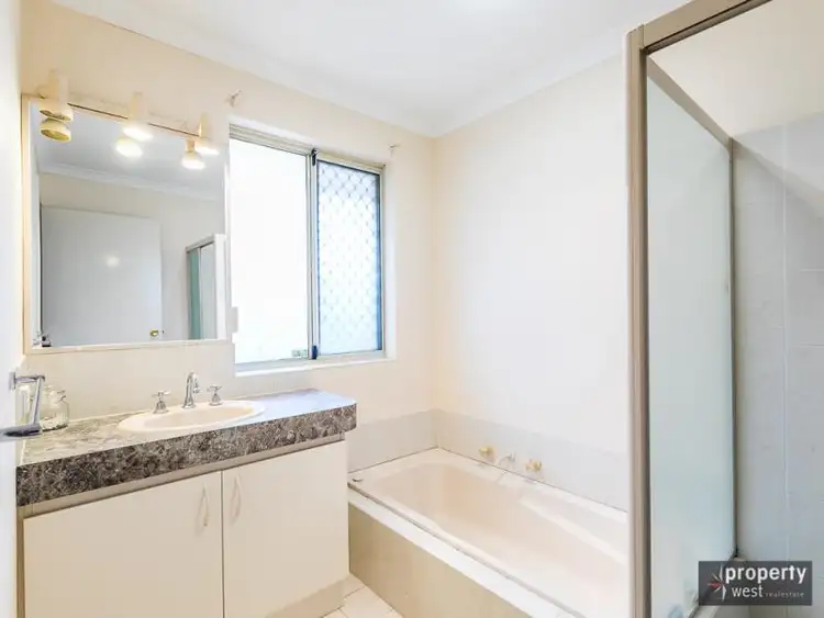 Fourth view of Homely villa listing, 4/18 Bennevis Turn, Kinross WA 6028