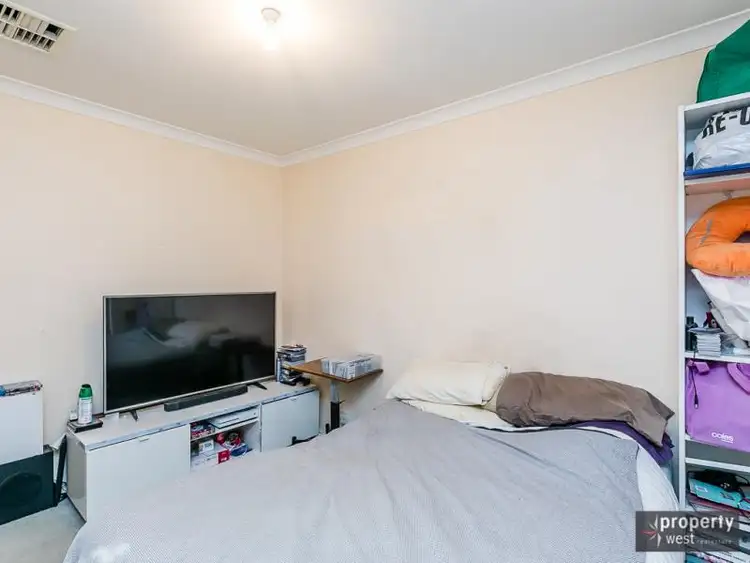 Sixth view of Homely villa listing, 4/18 Bennevis Turn, Kinross WA 6028