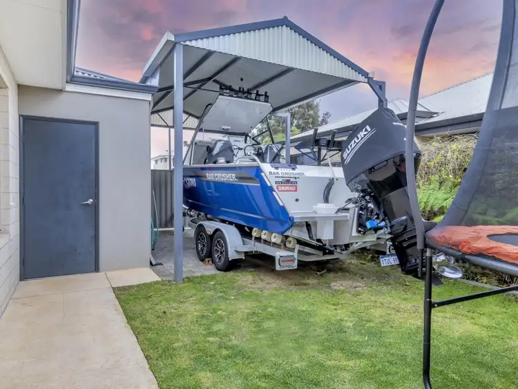 Fifth view of Homely house listing, 4 Fenians Pass, South Yunderup WA 6208