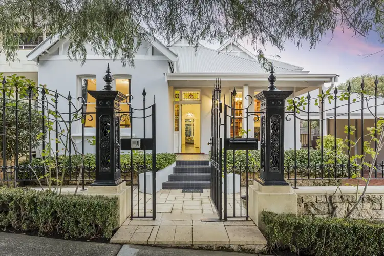 18 Reginald Street, Cottesloe WA 6011