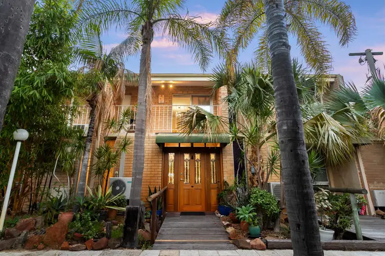 2/321 Harborne Street, Glendalough WA 6016