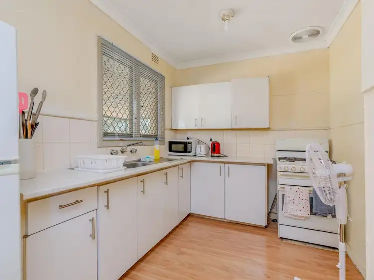 230 Seventh Road, Armadale WA 6112