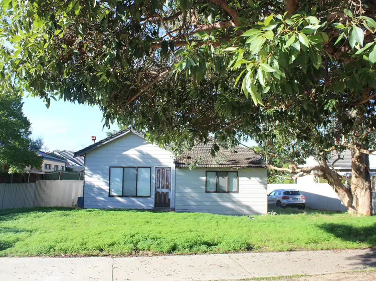 2 Sleight Street, St James WA 6102