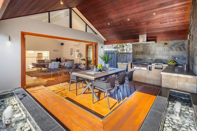21 Edinboro Street, Mount Hawthorn WA 6016