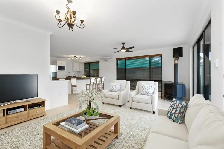 1 Petal Court, Lake Coogee WA 6166