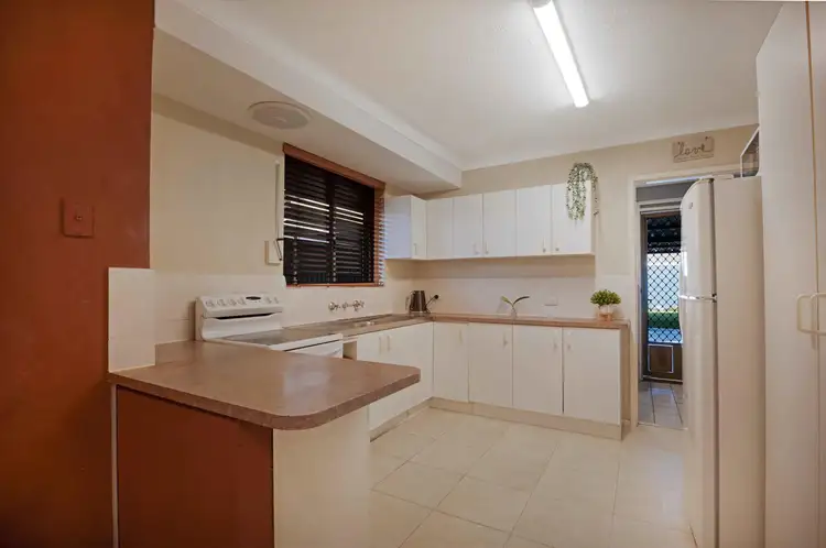 Fourth view of Homely house listing, 6 Penhurst Court, Thornlie WA 6108