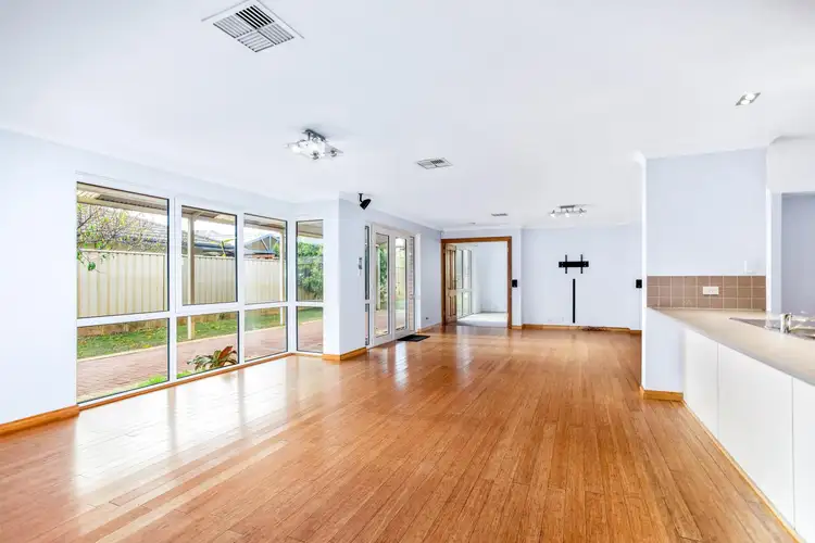 7 Miniata Way, Canning Vale WA 6155