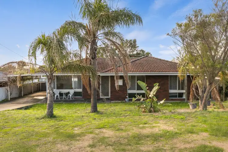 15 Madden Way, Parmelia WA 6167