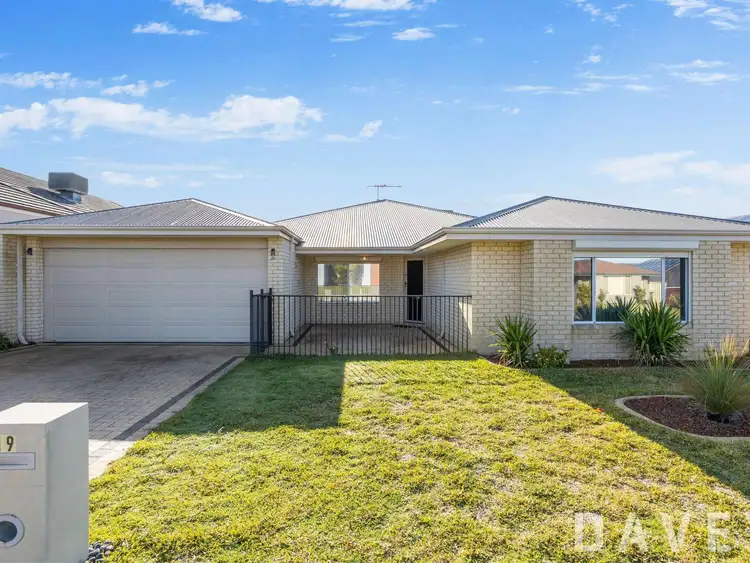 19 Loretta Fairway, Carramar WA 6031
