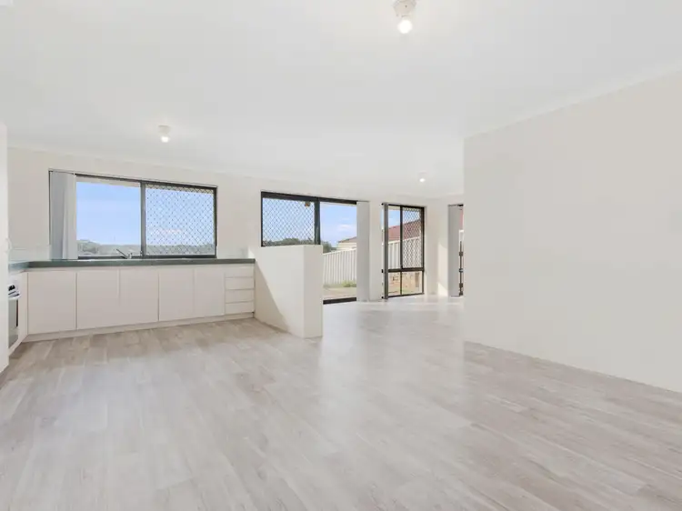 11 Hueston Lookout, Leda WA 6170