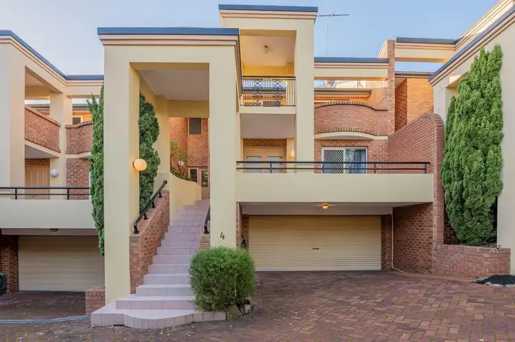 4/4 Onslow Street, South Perth WA 6151
