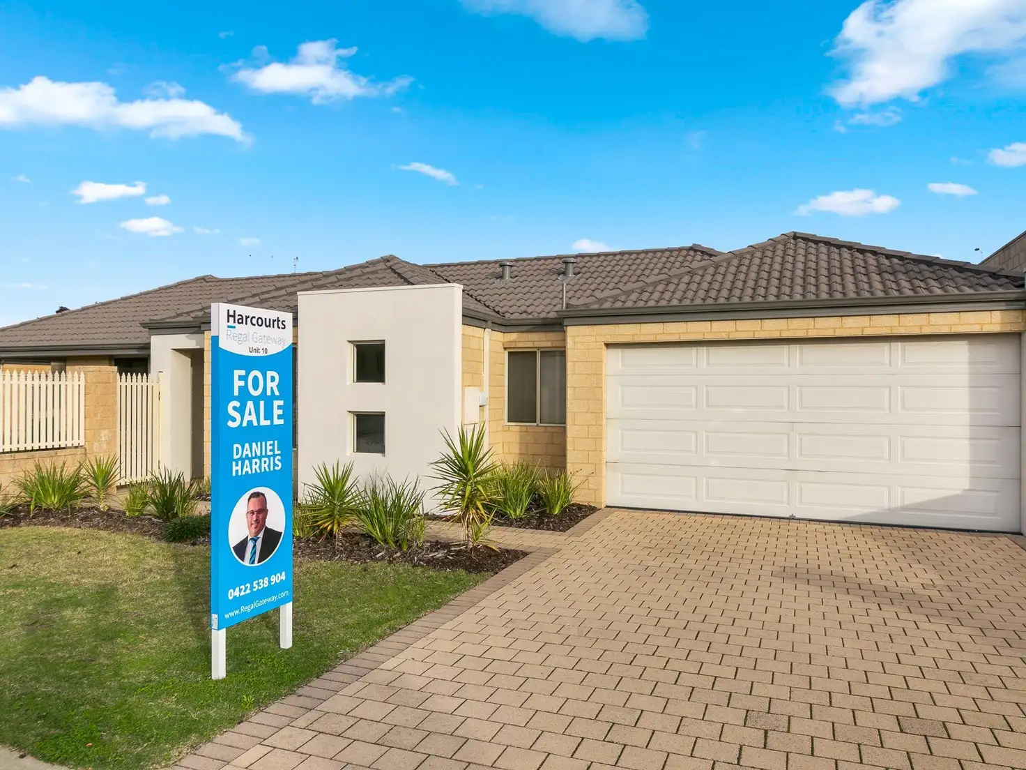 Main view of Homely house listing, 10/31 Peppermint Gardens, Aubin Grove WA 6164