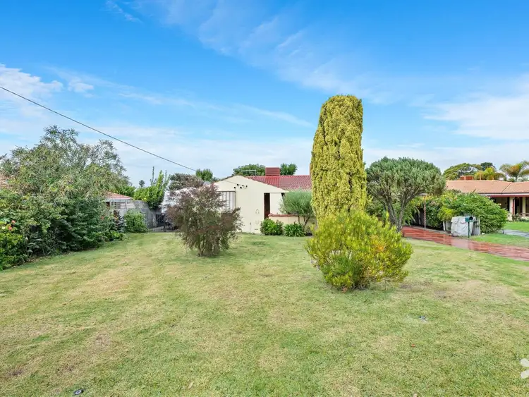 4 Flinds Place, Lynwood WA 6147