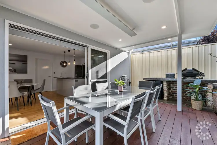 4A Cooke Street, Hilton WA 6163