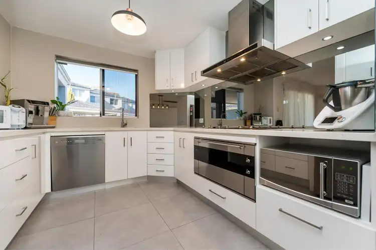 Second view of Homely townhouse listing, 15/19 Fogerthorpe Crescent, Maylands WA 6051