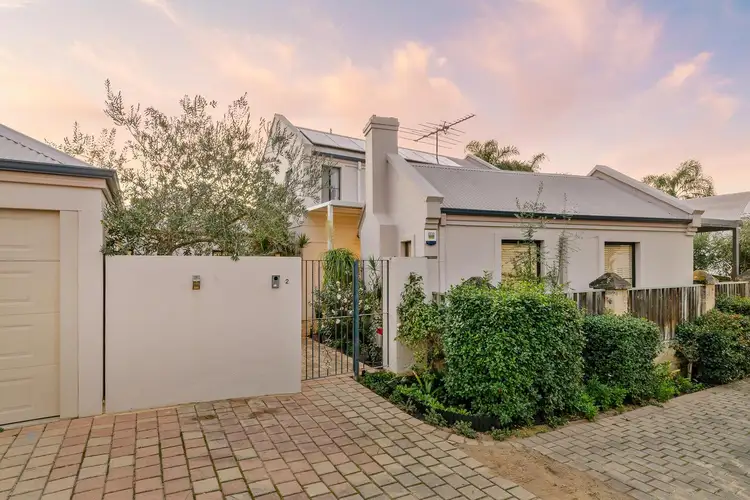 2/54 Swan Road, Attadale WA 6156