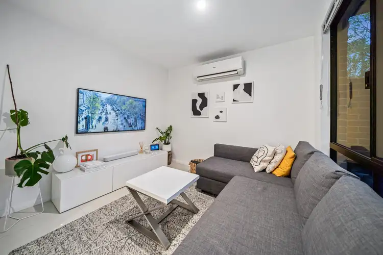 Sixth view of Homely unit listing, 2/33 Windsor Street, Perth WA 6000