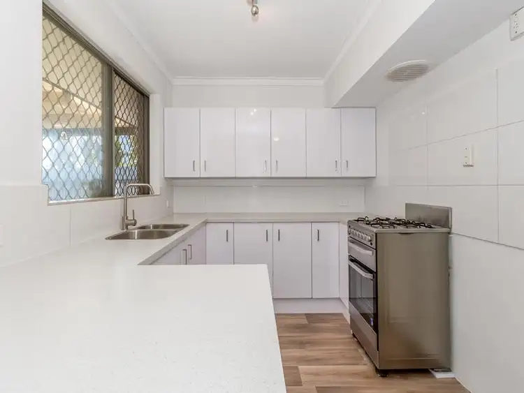 Seventh view of Homely house listing, 16 Harlow Court, Camillo WA 6111