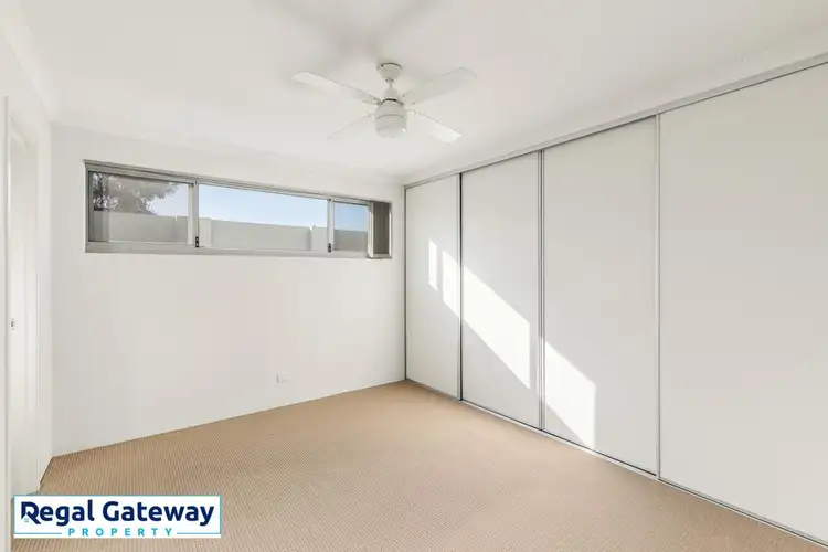 Sixth view of Homely house listing, 1/1 Humboldt Entrance, Aubin Grove WA 6164