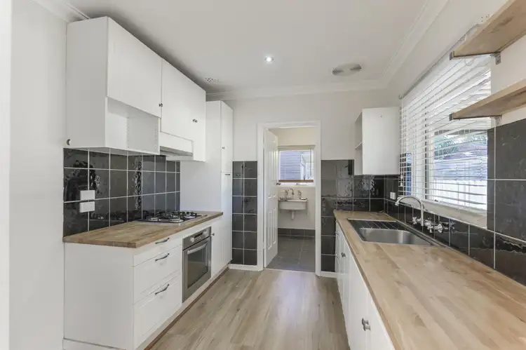 4 Kari Court, Camillo WA 6111