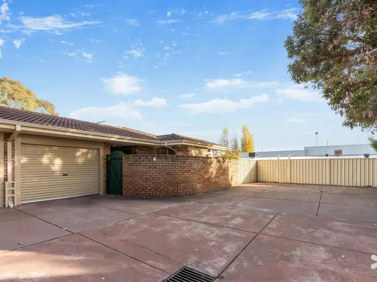 8/13 Golf Road, Parkwood WA 6147