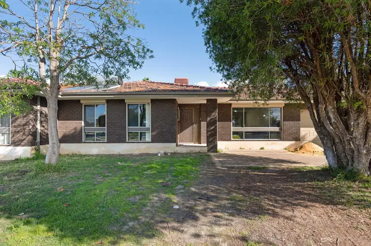 11 Orberry Place, Thornlie WA 6108