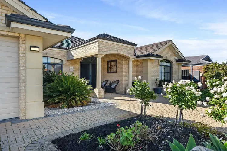 11 Raeside Way, Canning Vale WA 6155