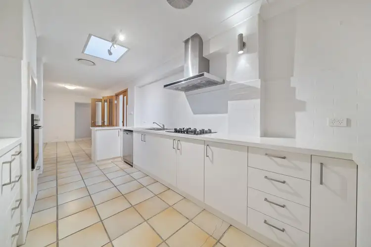 Fifth view of Homely house listing, 2 Elmton Court, Duncraig WA 6023