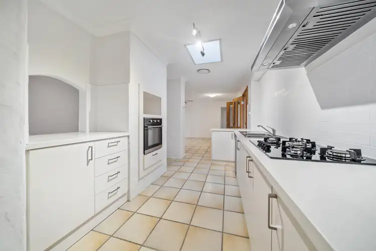 Sixth view of Homely house listing, 2 Elmton Court, Duncraig WA 6023