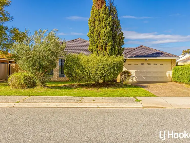 16 Bridge Road, Canning Vale WA 6155