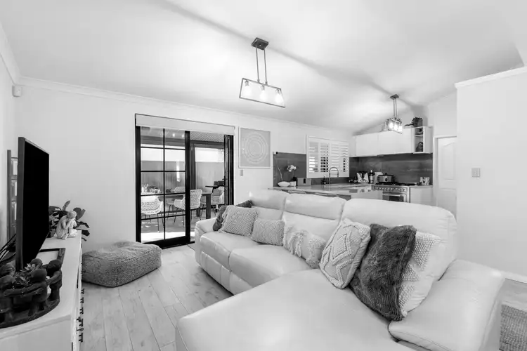 205B Woodside Street, Doubleview WA 6018
