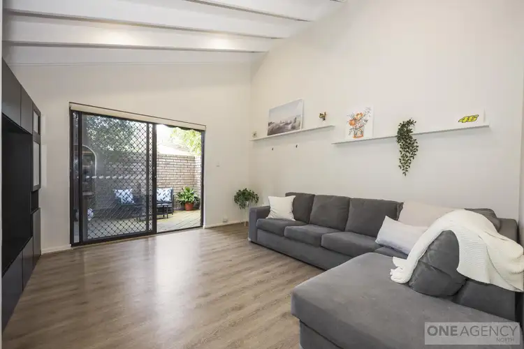 4/27 Swan Street