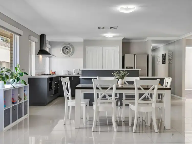 81 Barnevelder Bend, Southern River WA 6110