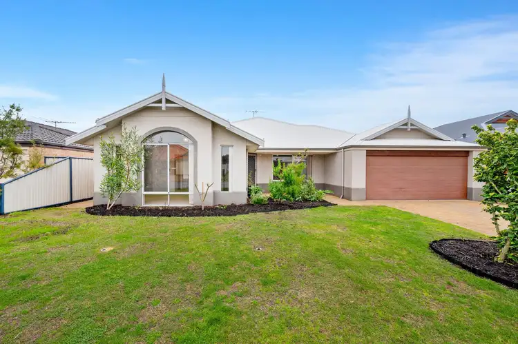9 Finchley Avenue, Meadow Springs WA 6210