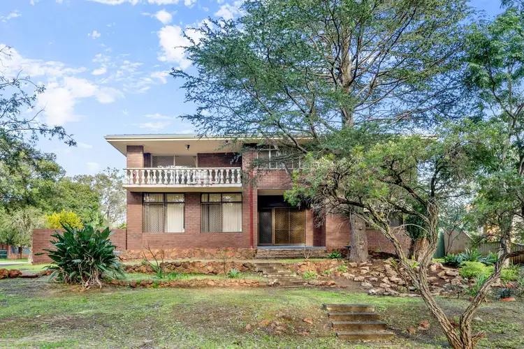 6 Cliff Place, Gosnells WA 6110