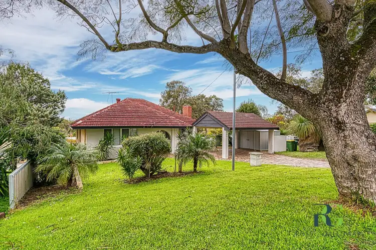 77 Coleman Crescent, Melville WA 6156