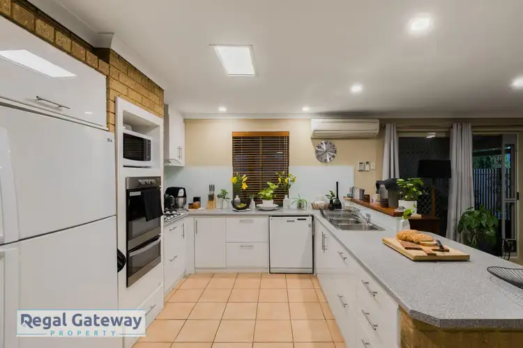 Fifth view of Homely house listing, 7 Veneta Circuit, Atwell WA 6164