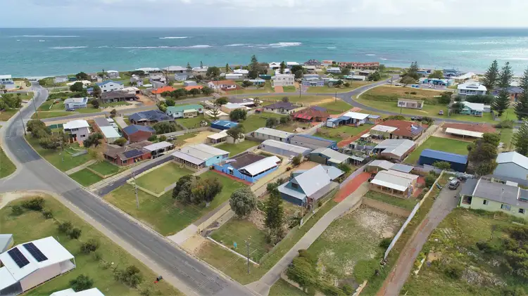 Second view of Homely house listing, 25 Jones Street, Ledge Point WA 6043