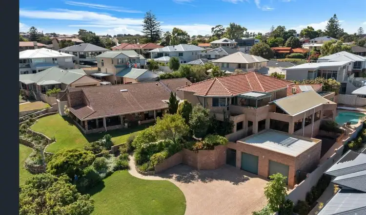 12 Hood Terrace, Sorrento WA 6020