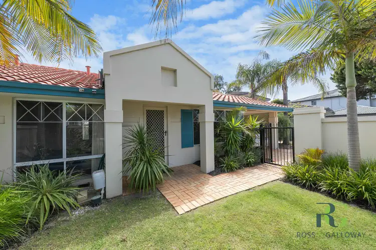 2/4 Groves Avenue, Attadale WA 6156