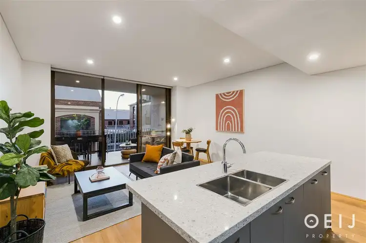 8/50 Pakenham Street, Fremantle WA 6160