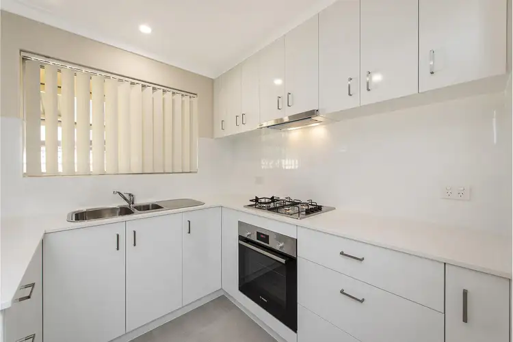 3/10 Houtmans Street, Shelley WA 6148
