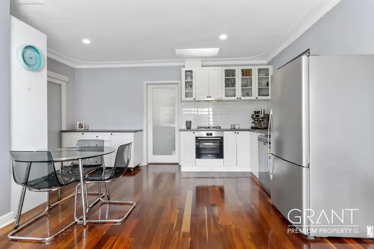 Sixth view of Homely semi-detached listing, 19 Dean Road, Bateman WA 6150