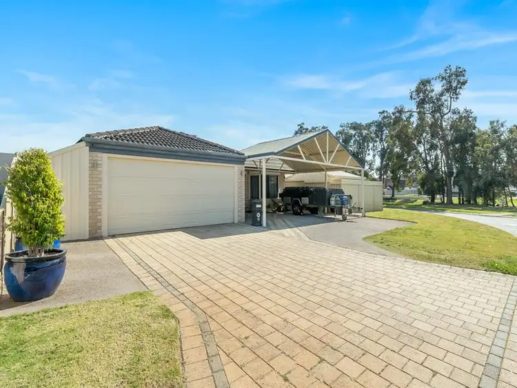 11 Harwood Close, Canning Vale WA 6155
